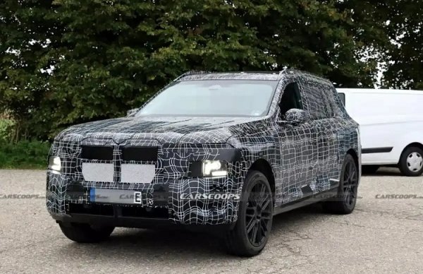 财新网 宝马iX7谍照曝光！和燃油版X7共用平台，2027年正式亮相